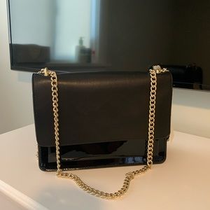 Black Purse w Gold Chain